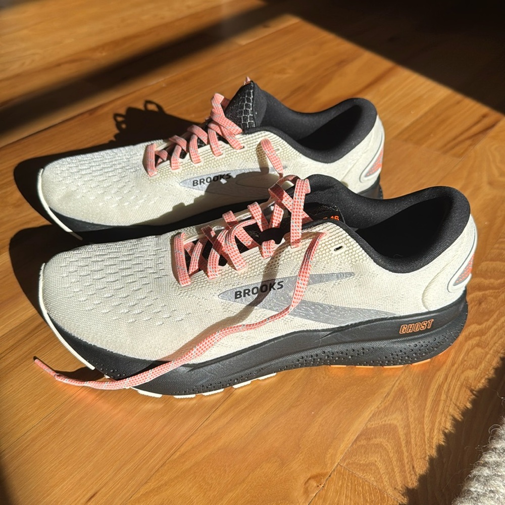 Brooks Women’s Ghost 16 running shoe